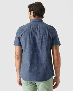 True ClassicKurzärmliges Chambray-Stretch-Shirt in Medium Indigo-Waschung