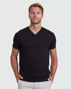 True ClassicT-Shirt mit V-Ausschnitt in schwarz (3er-Pack)