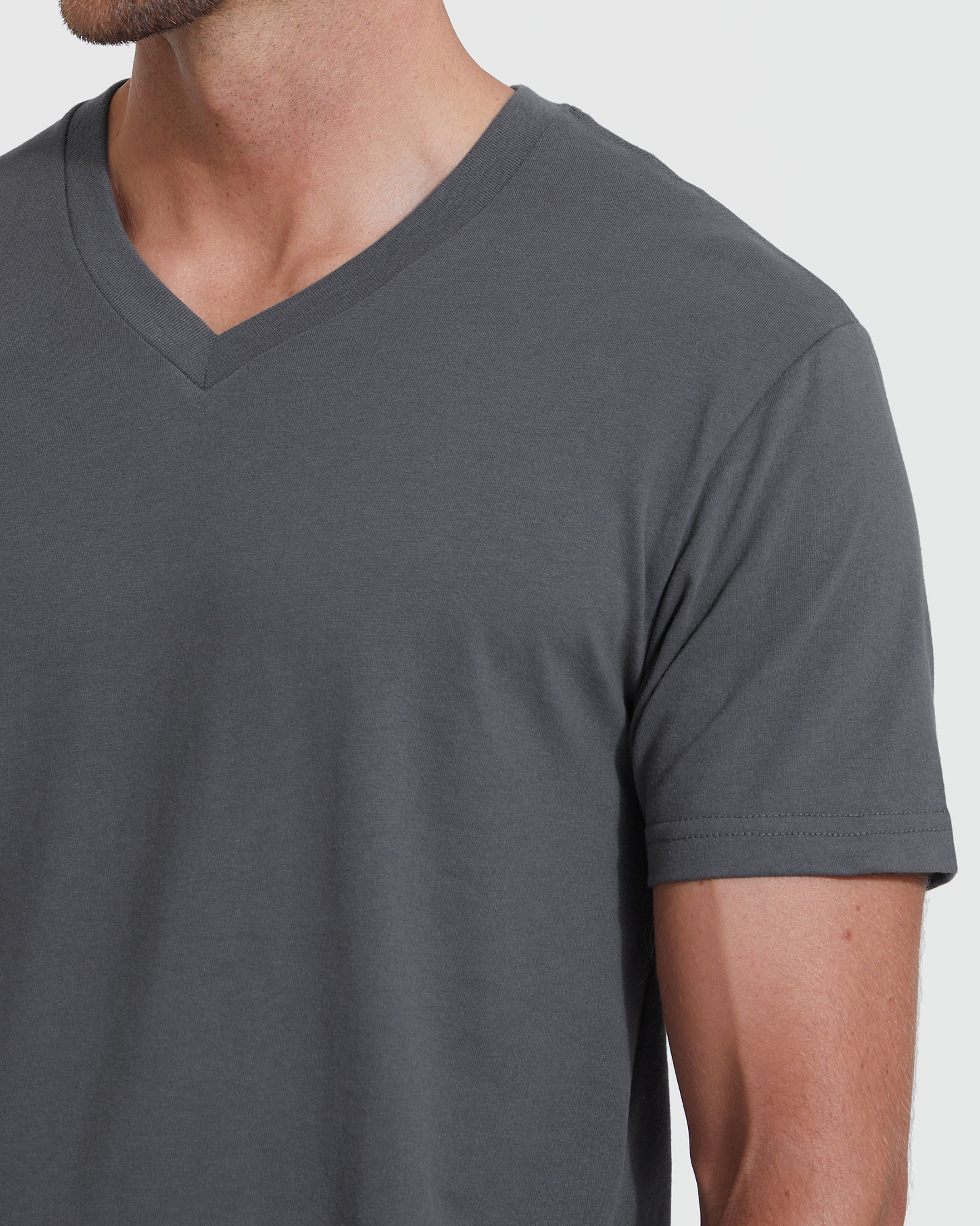 V-Neck Classic True T-Shirt Carbon –