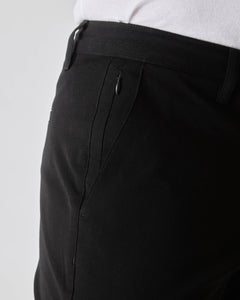 True ClassicSchlanke Twill-Chino-Hose in Schwarz